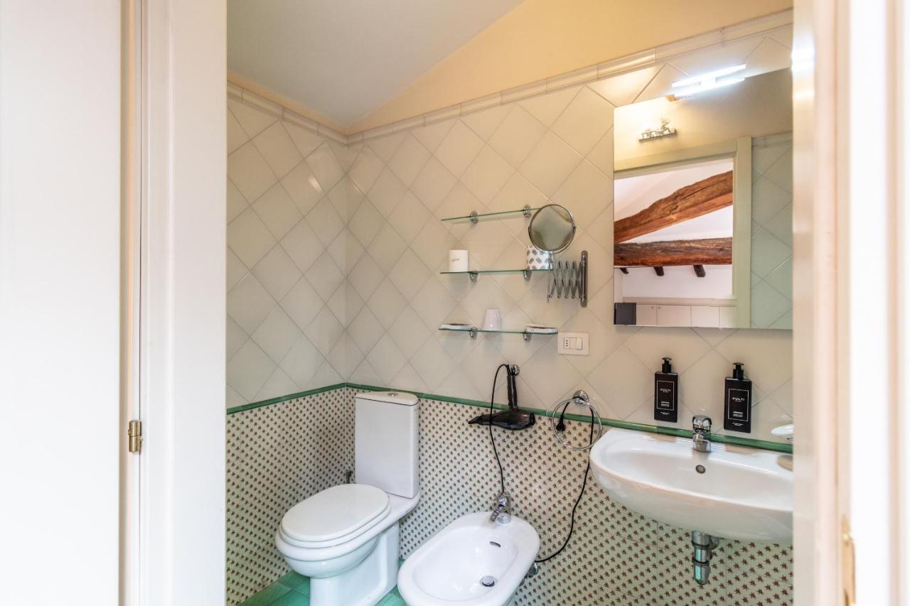 Casa Isolani Charms Rooms Santo Stefano โบโลญญา ภายนอก รูปภาพ