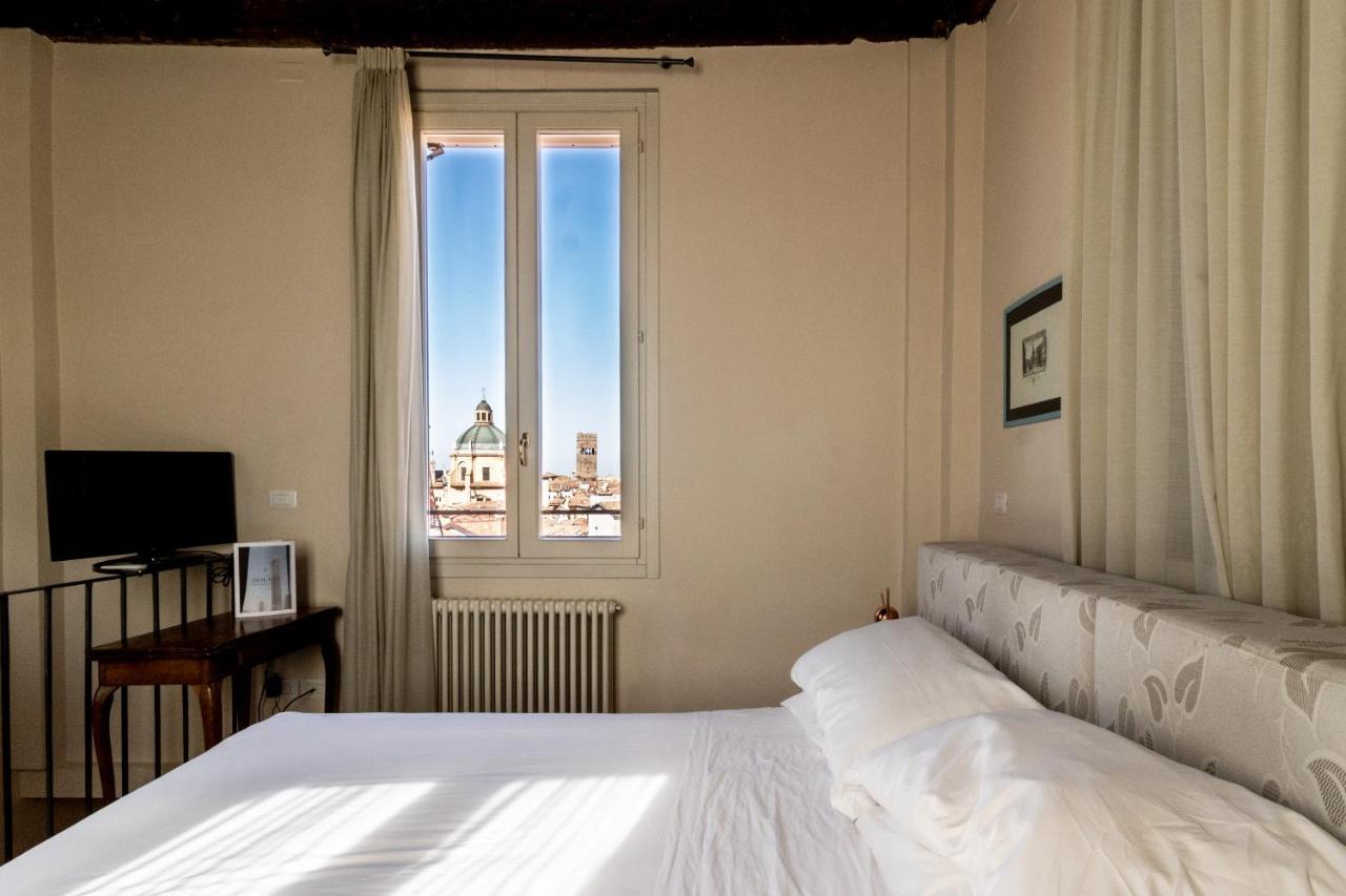 Casa Isolani Charms Rooms Santo Stefano โบโลญญา ภายนอก รูปภาพ