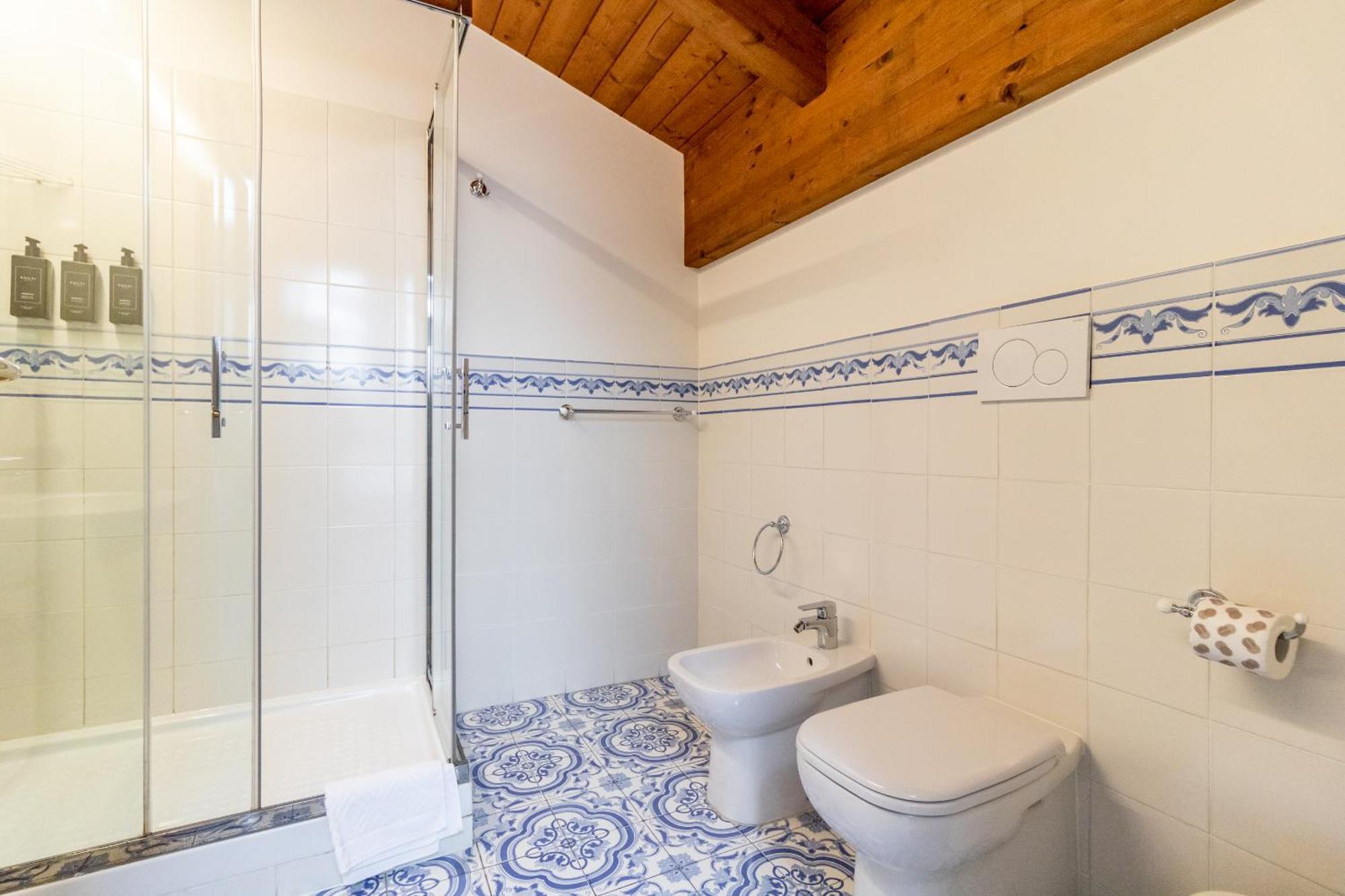 Casa Isolani Charms Rooms Santo Stefano โบโลญญา ภายนอก รูปภาพ