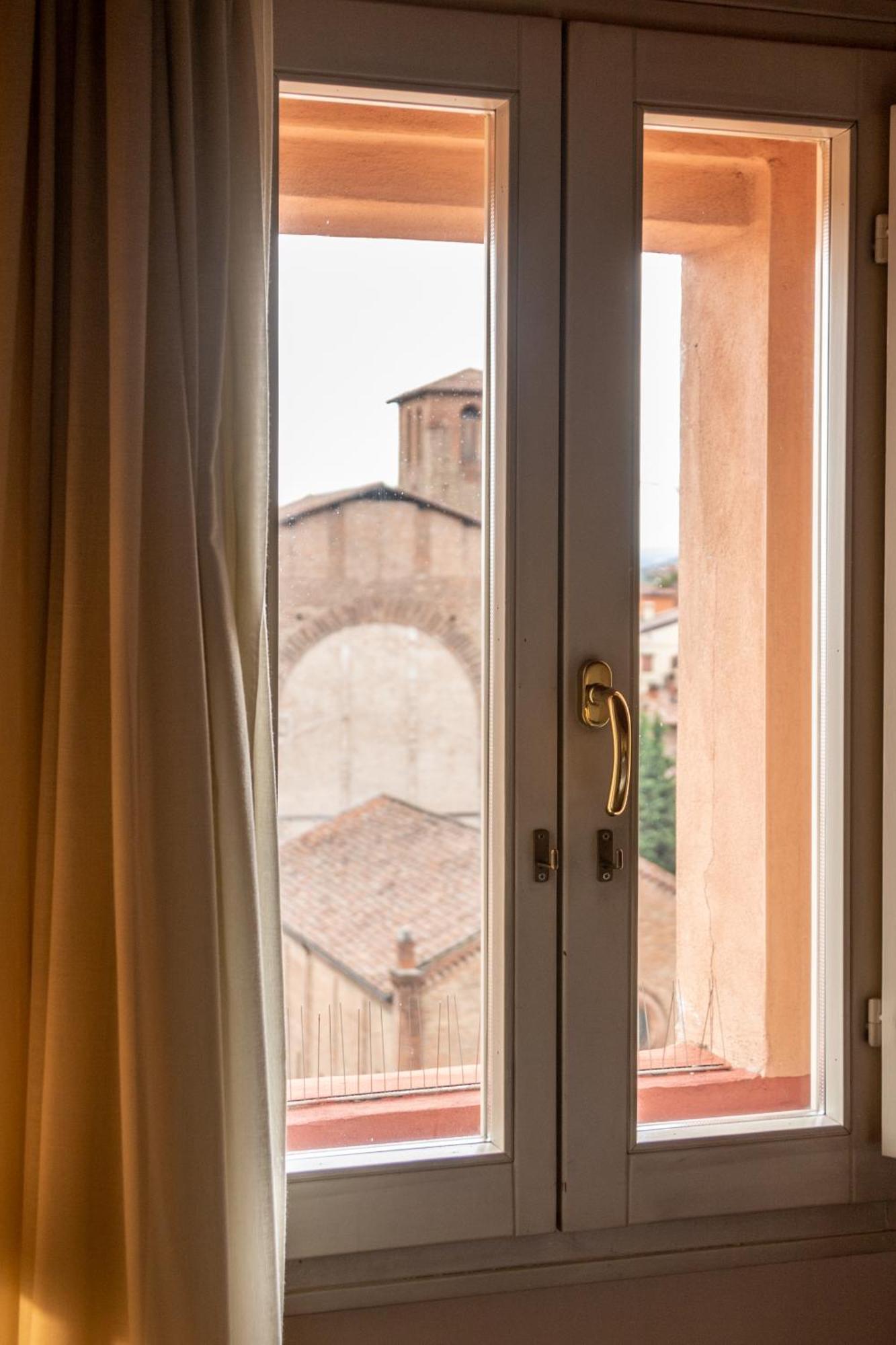 Casa Isolani Charms Rooms Santo Stefano โบโลญญา ภายนอก รูปภาพ